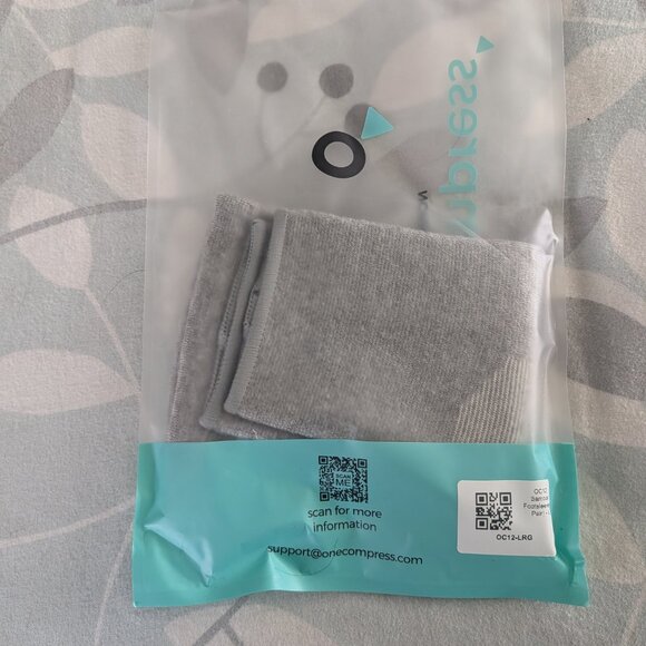 One CompPremium  Anti-Fatigue   Bamboo   Footsleeves (pair)  - Gray - Size Large - Picture 2 of 3